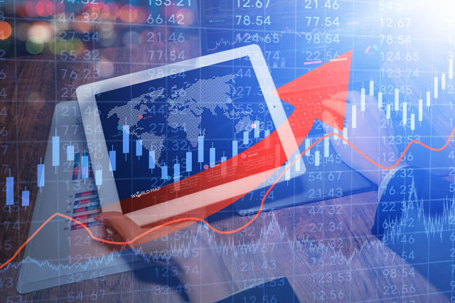 国际金价波动时该如何调整投资？