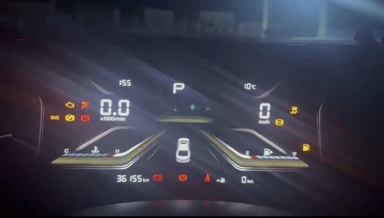 高速上一小车刹车失灵，以115km/h狂奔490公里，开了4个半小时至燃油耗尽！司机要求退车退款，厂家回应