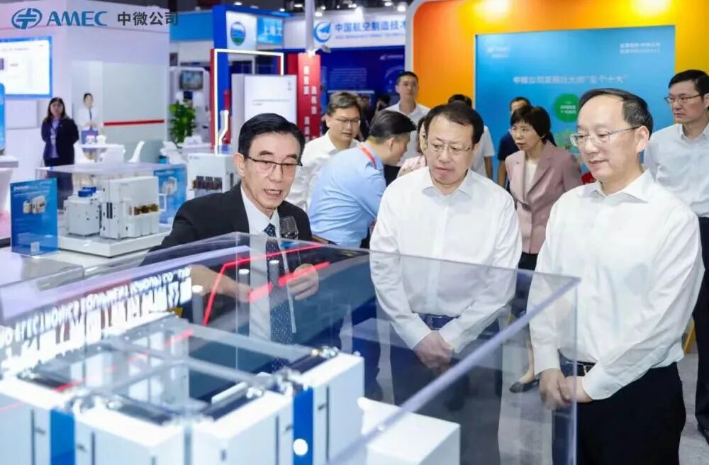 中国刻蚀机之父，带出1700亿芯片设备巨头