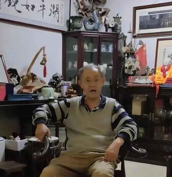 从6800元购买的顾客到8800万元的送拍人，南博曾致信“一定好好保存这批古画”